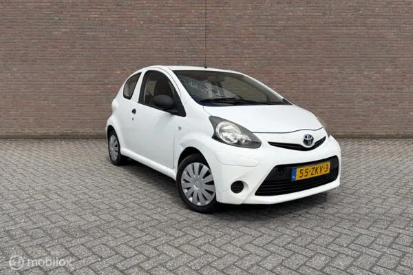 Toyota Aygo (2012) — foto 1