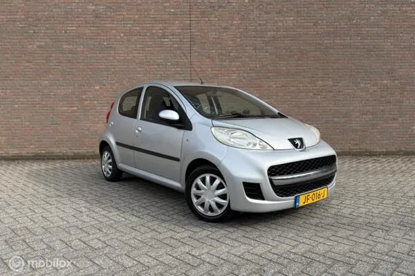 Peugeot 107 (2013) — foto 1