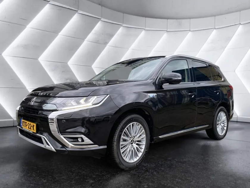 Mitsubishi Outlander (2020) — foto 1