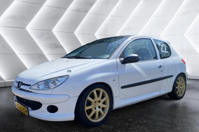 Peugeot 206 (2000)