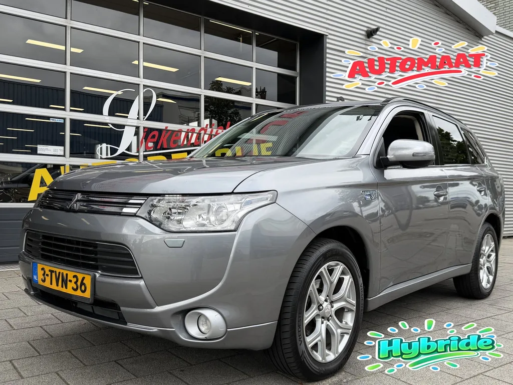 Mitsubishi Outlander (2014) — foto 1