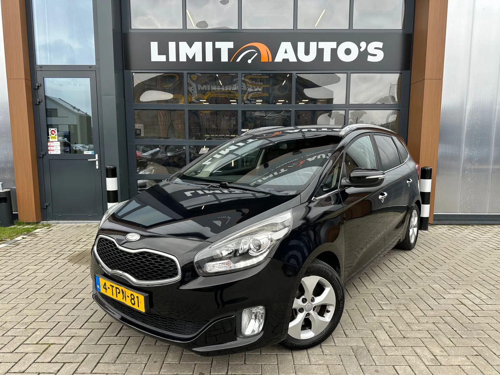 Kia Carens (2014) — foto 1