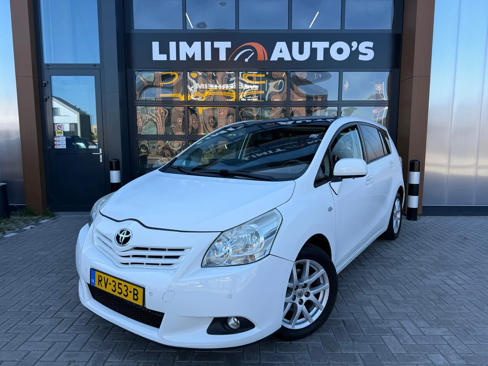 Toyota Verso (2012) — foto 1