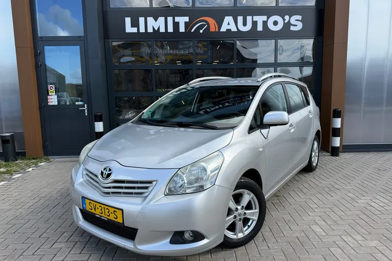 Toyota Verso (2011)