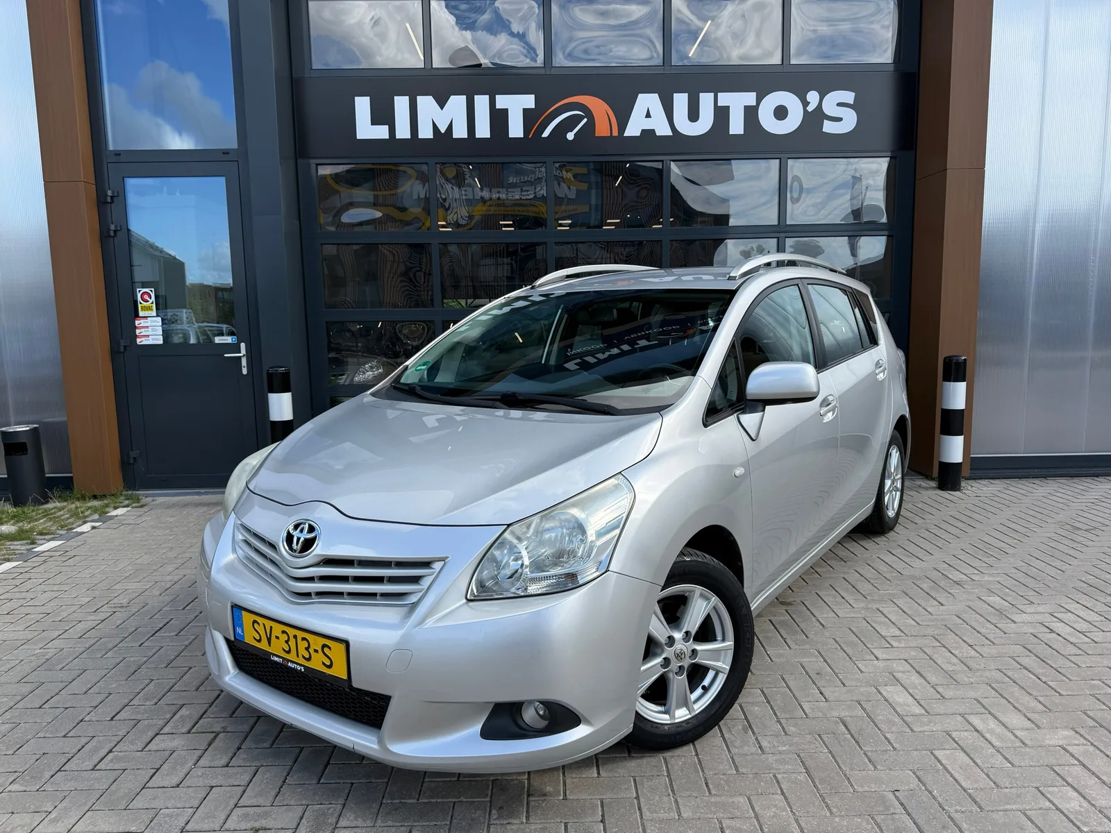Toyota Verso (2011) — foto 1