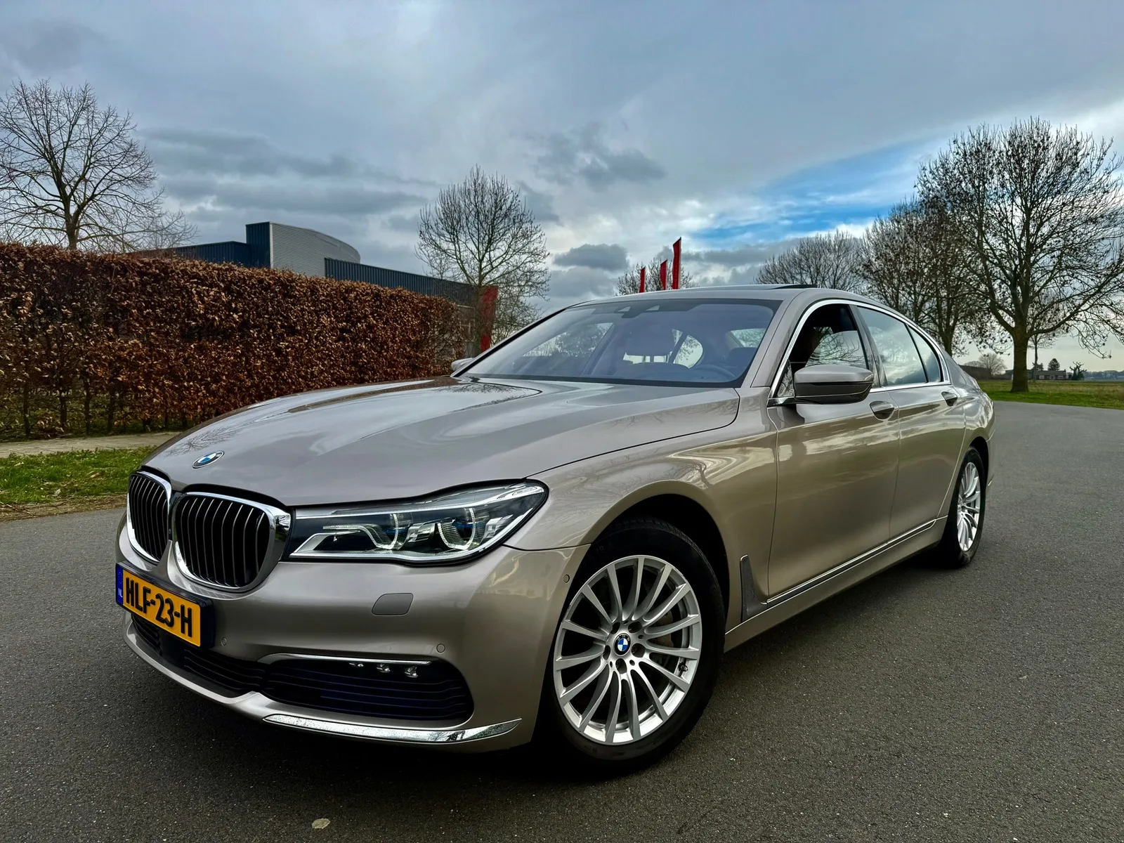 BMW 7-Serie (2016) — foto 1