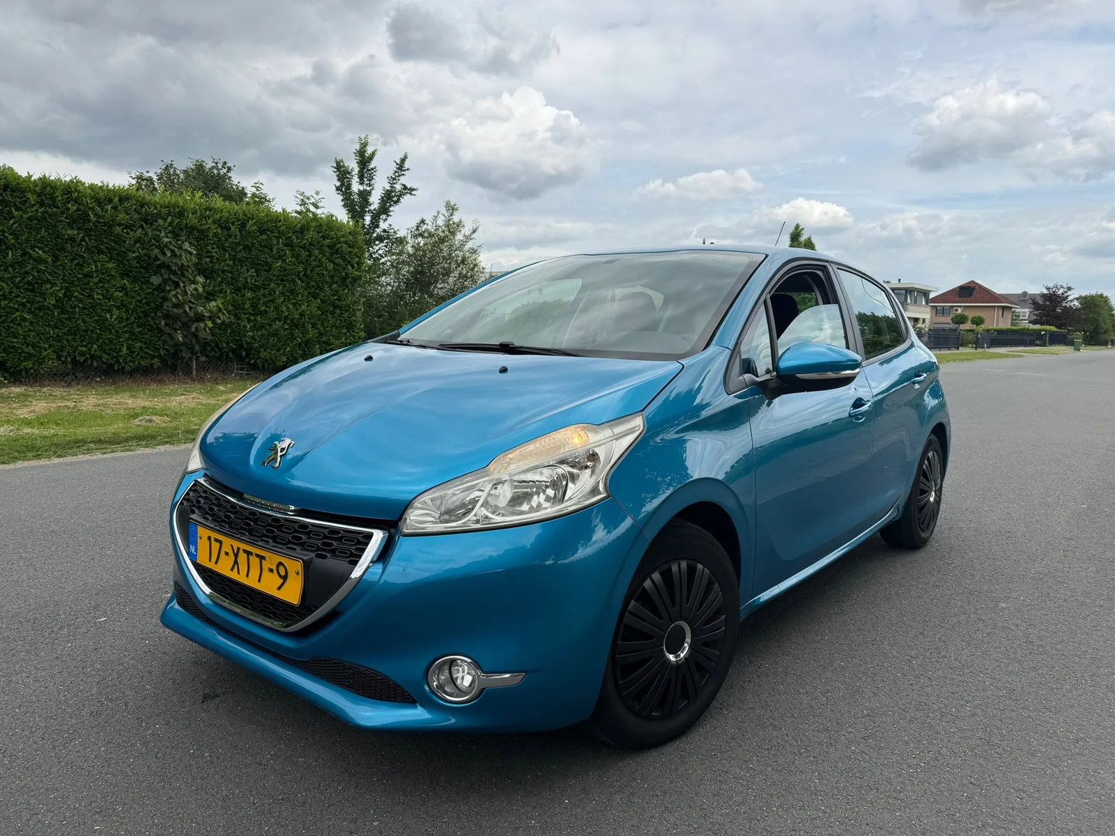 Peugeot 208 (2012) — foto 1