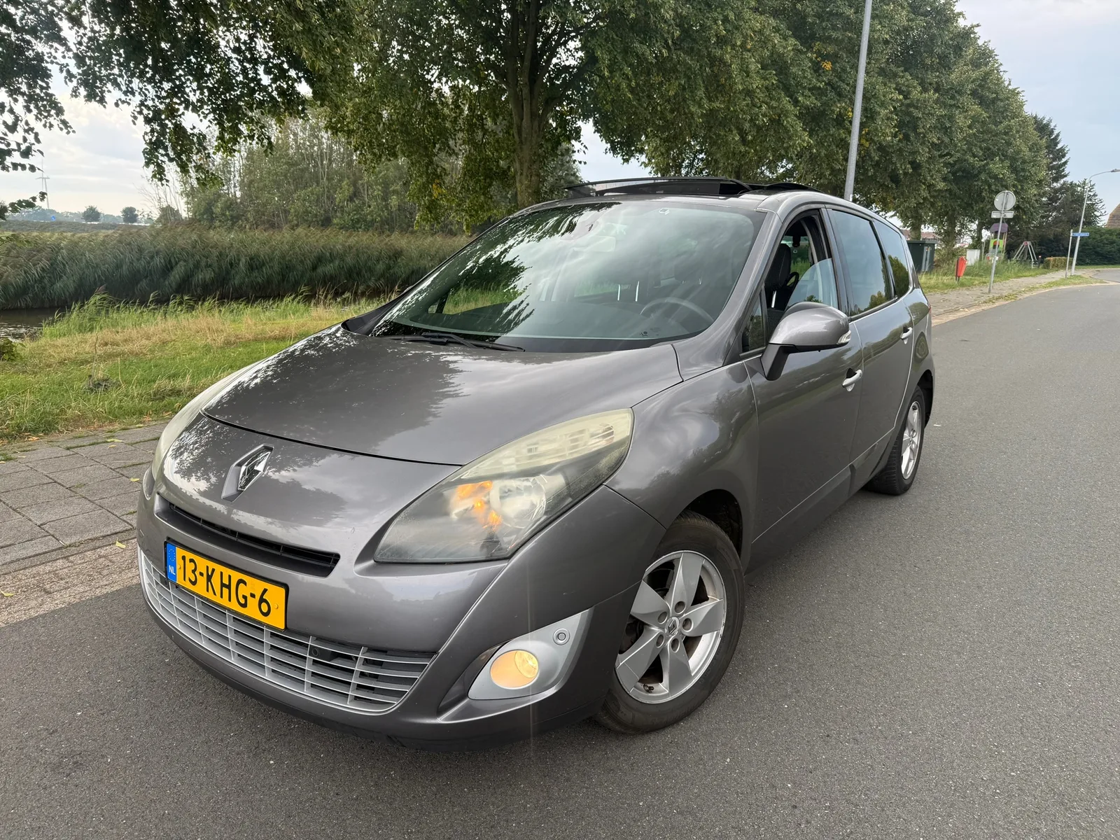 Renault Grand Scénic (2009) — foto 1