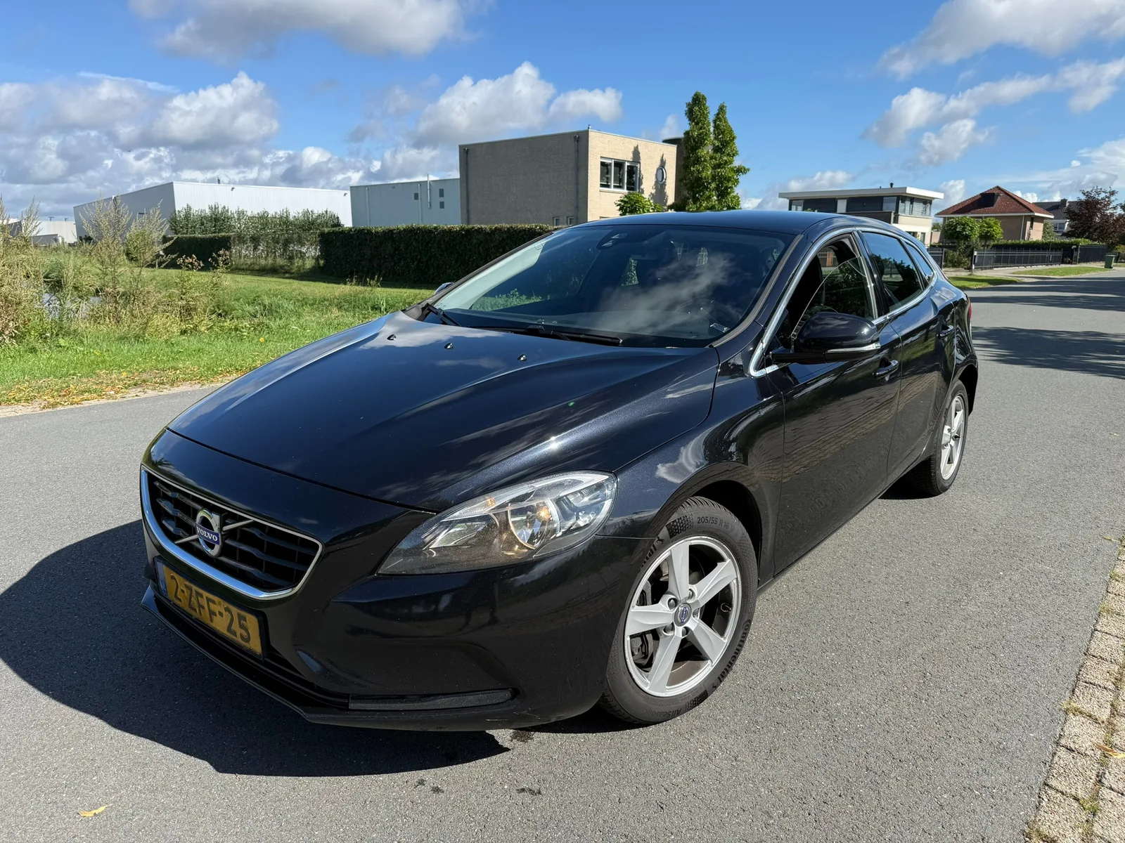Volvo V40 (2014) — foto 1