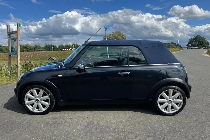 MINI Cabrio (2006)