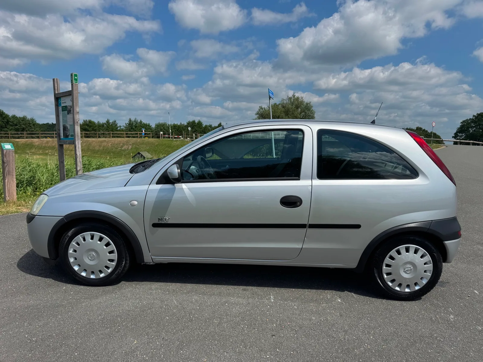 Opel Corsa (2003) — foto 1