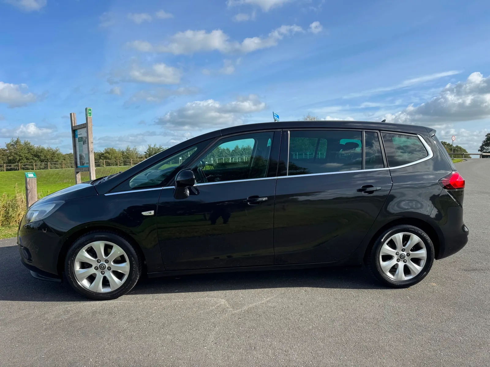 Opel Zafira (2013) — foto 1