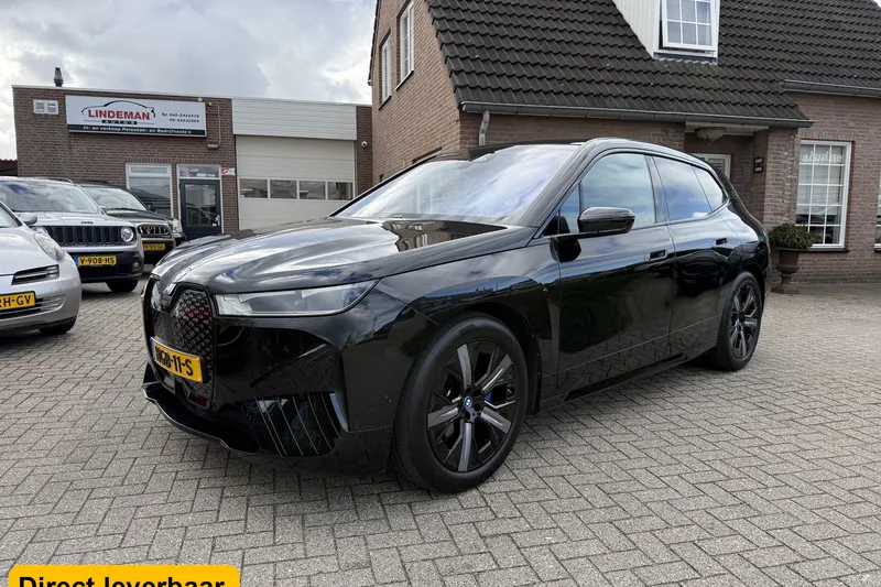 BMW iX (2025)