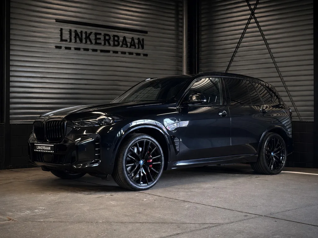 BMW X5 (2024) — foto 1
