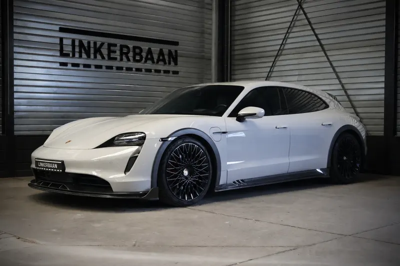 Porsche Taycan (2021)