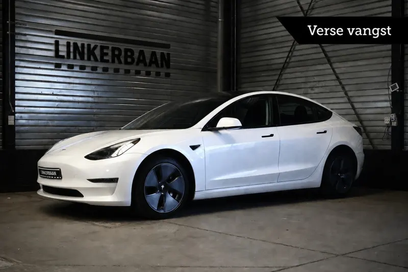 Tesla Model 3 (2023)