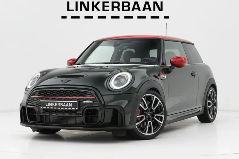 MINI John (2021)