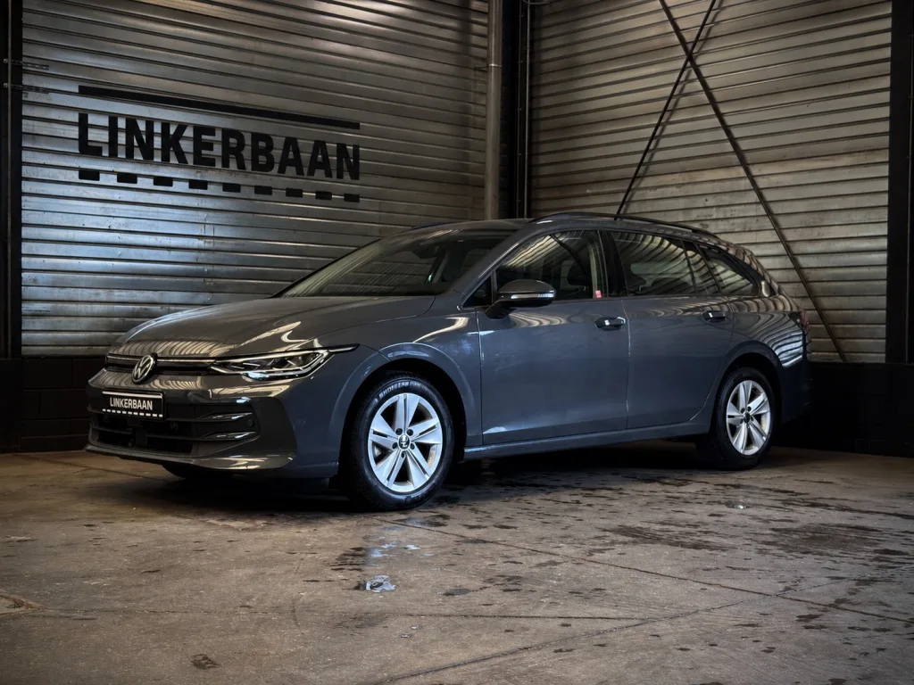Volkswagen Golf (2025) — foto 1