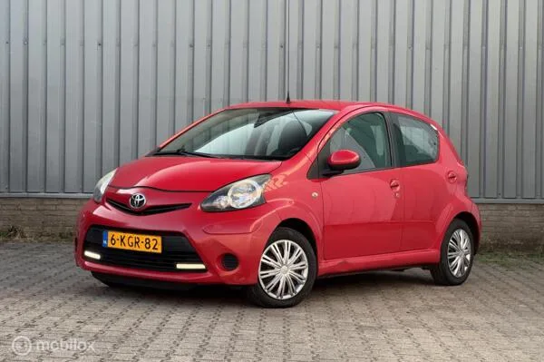 Toyota Aygo (2012) — foto 1