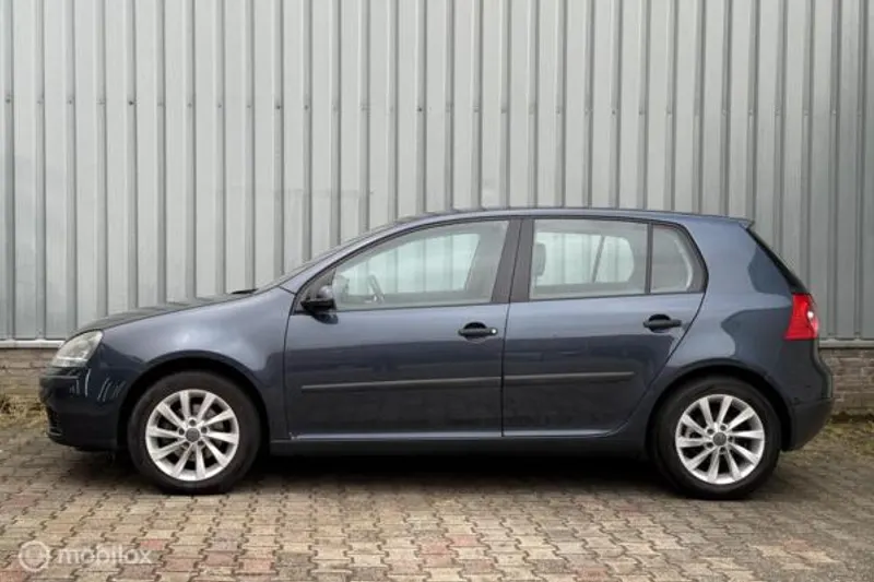 Volkswagen Golf (2004)