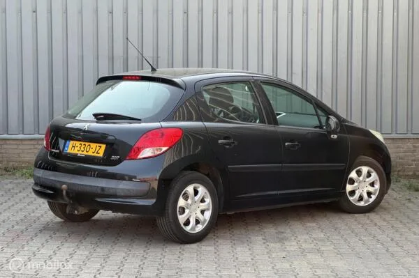 Peugeot 207 (2011) — foto 1