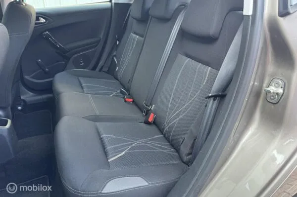 Peugeot 208 (2014) — foto 1