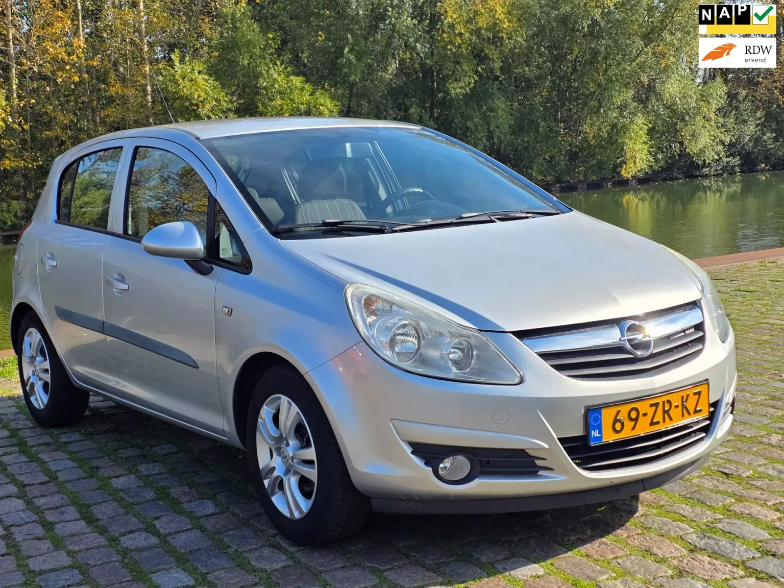 Opel Corsa (2008) — foto 1