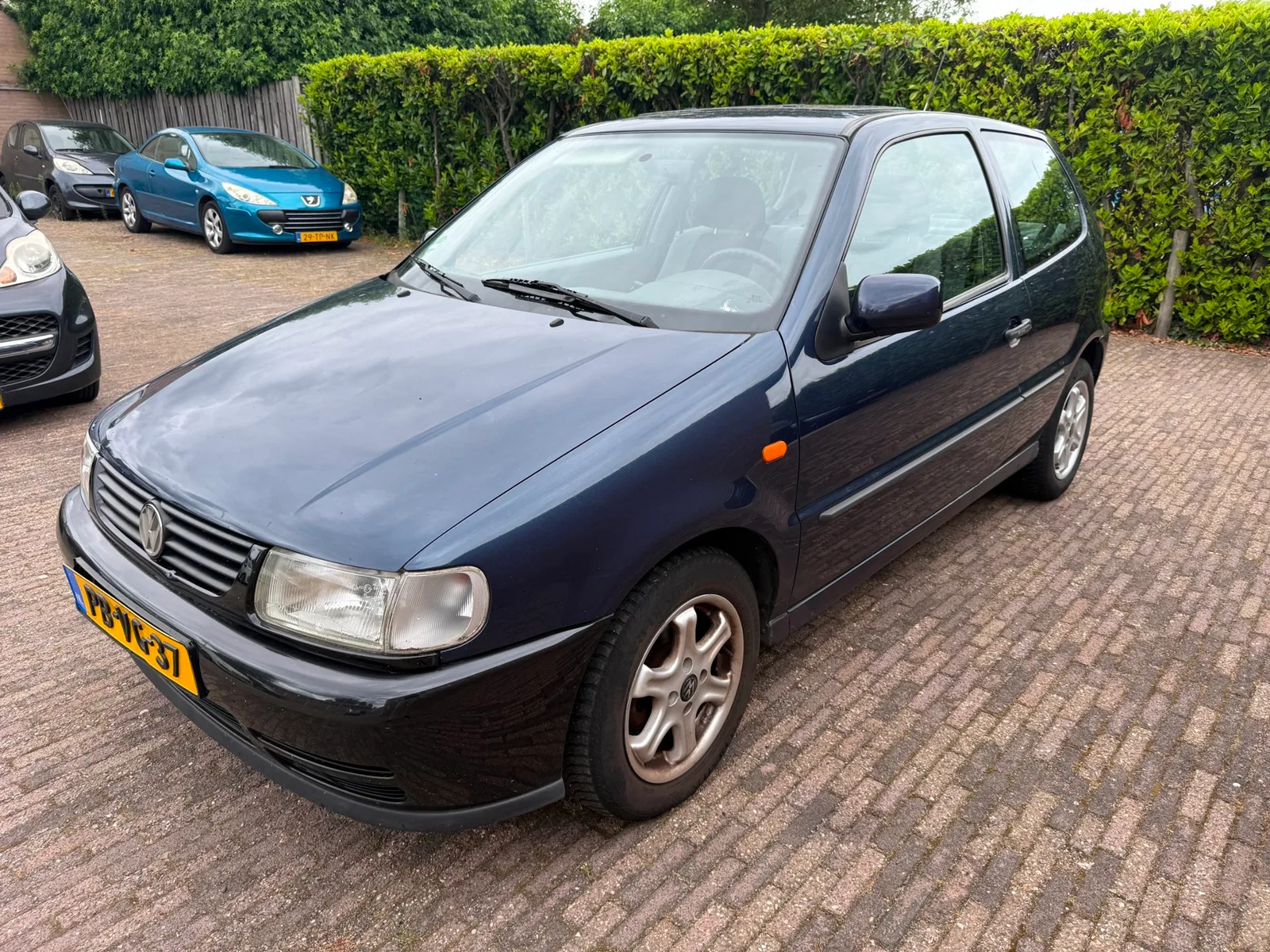 Volkswagen Polo (1996) — foto 1