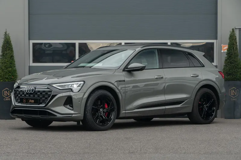 Audi Q8 e-tron (2023)
