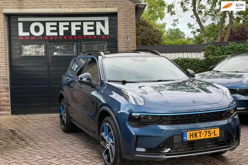 Lynk & Co 01 (2025)