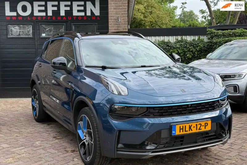 Lynk & Co 01 (2025)