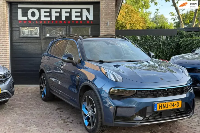 Lynk & Co 01 (2025)
