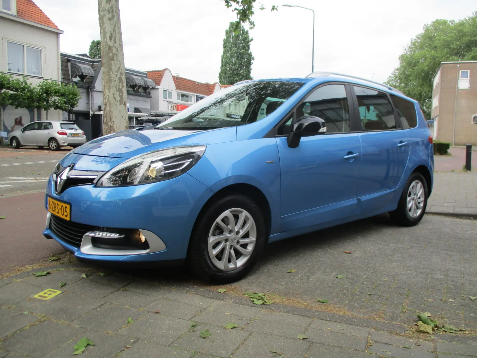 Renault Grand Scénic (2015) — foto 1
