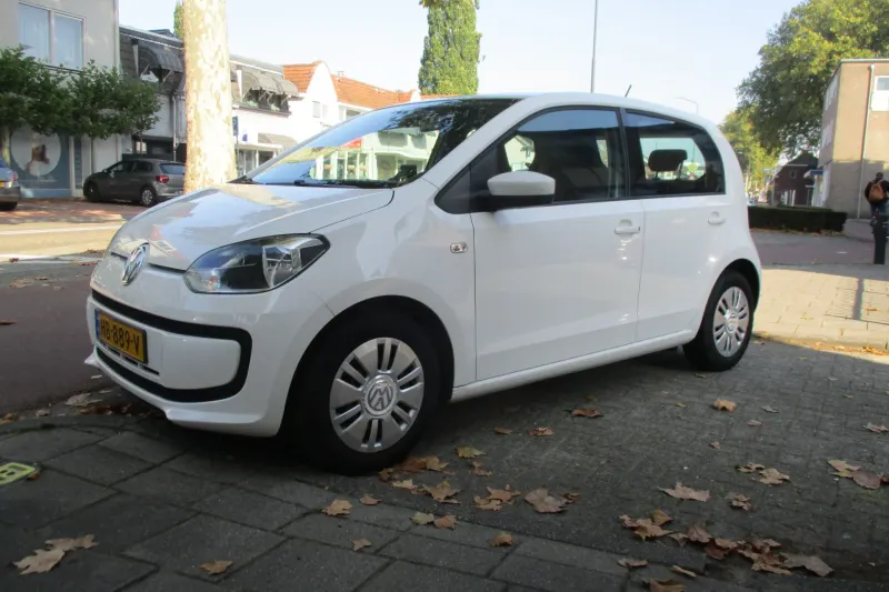 Volkswagen Up! (2015)