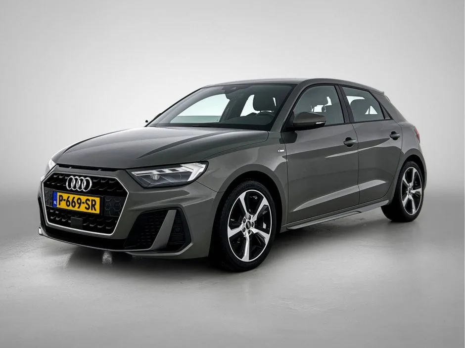 Audi A1_Sportback (2022) — foto 1
