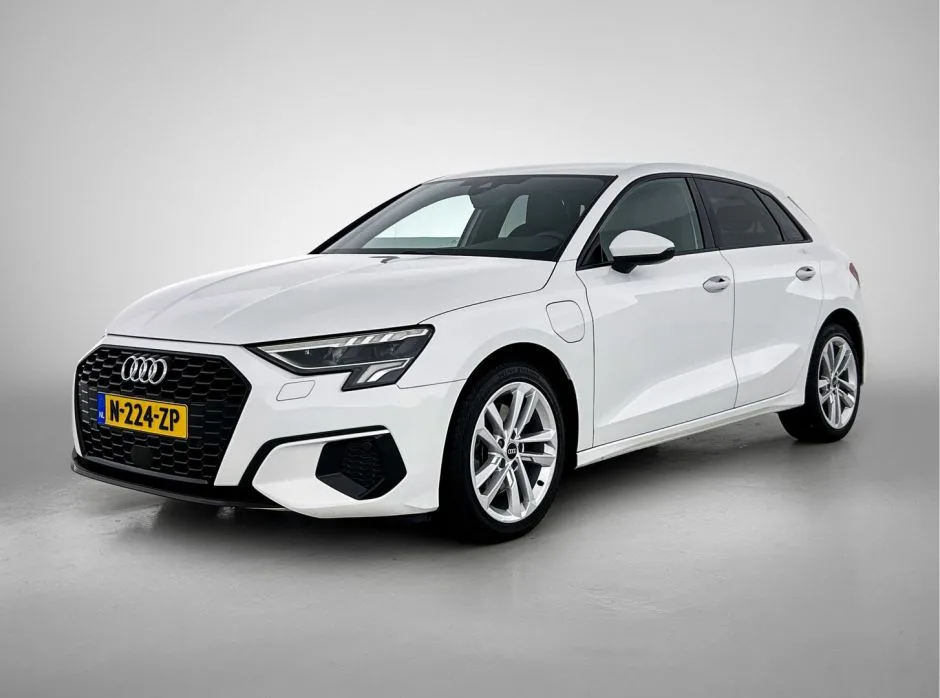 Audi A3 (2022) — foto 1