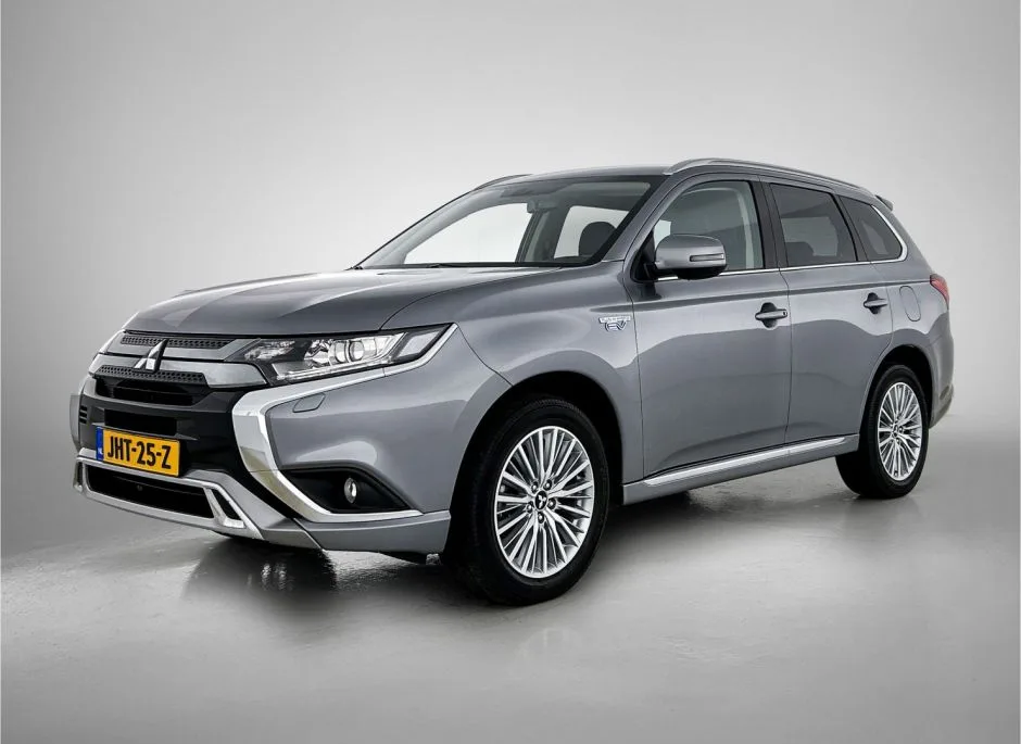 Mitsubishi Outlander (2020) — foto 1