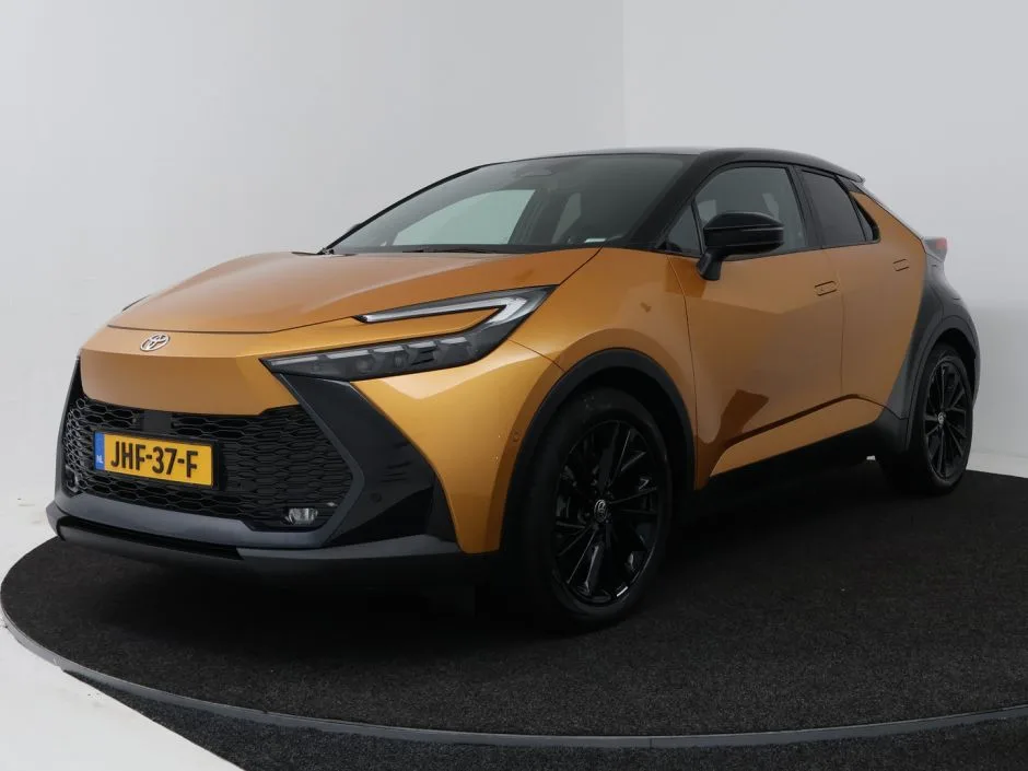Toyota C-HR (2024) — foto 1