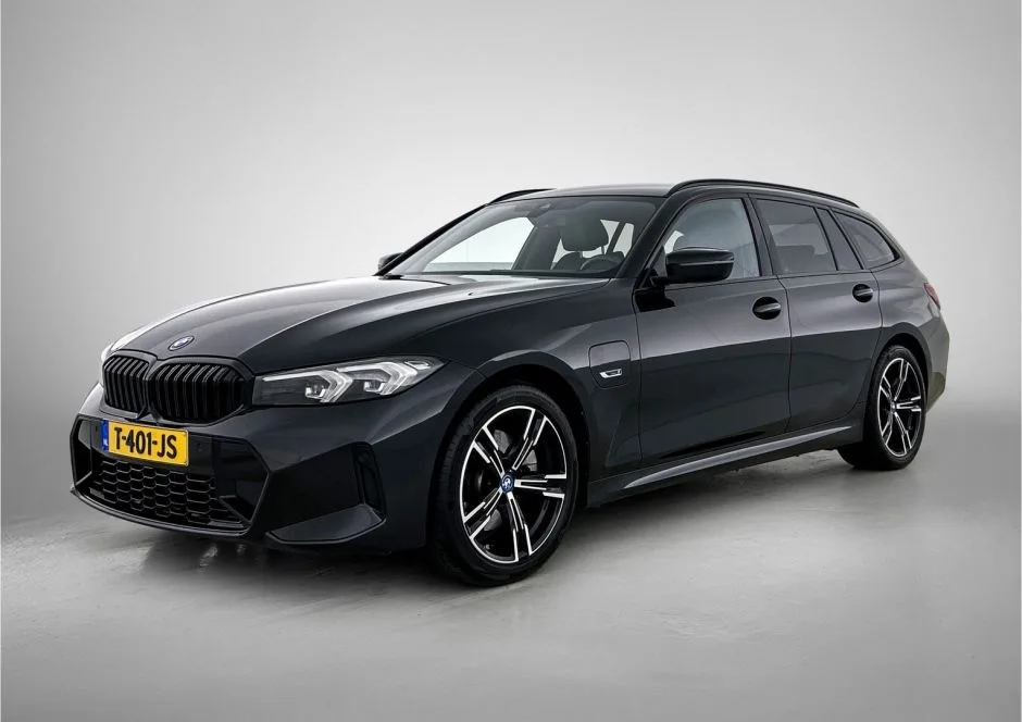BMW 3_Serie (2023) — foto 1