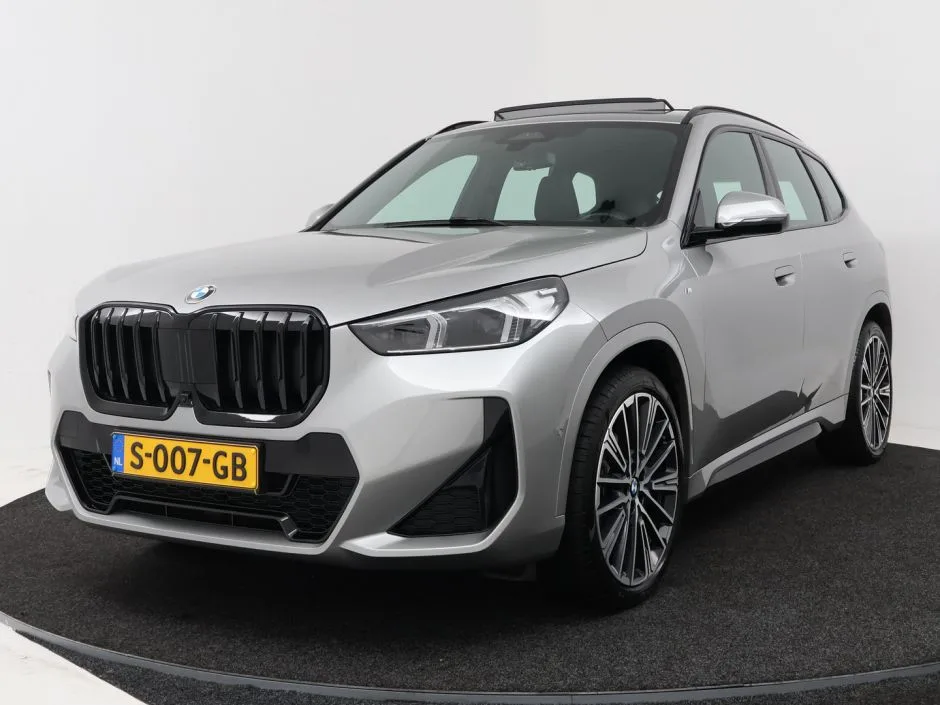 BMW X1 (2023) — foto 1