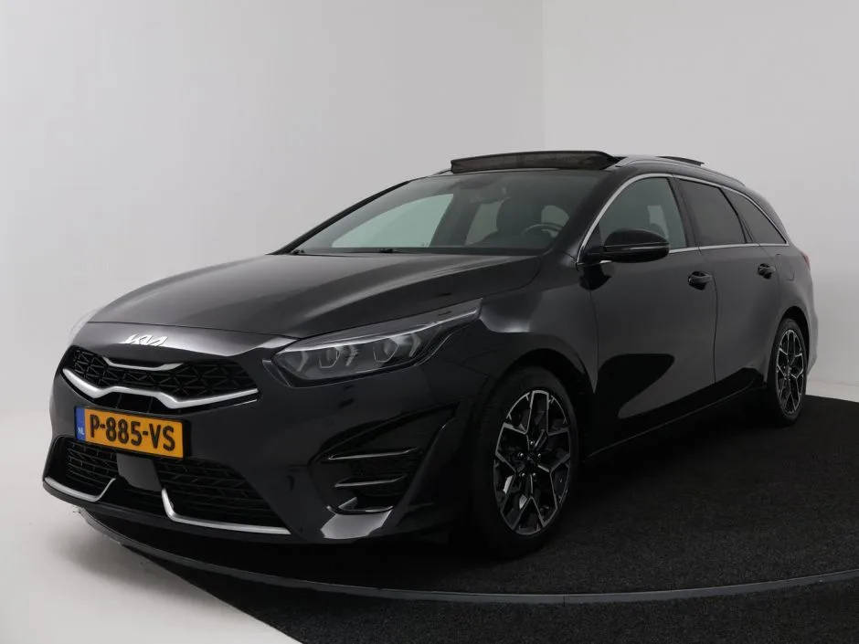 Kia Ceed Sportswagon (2022) — foto 1