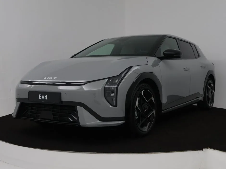 Kia EV4 (2026) — foto 1