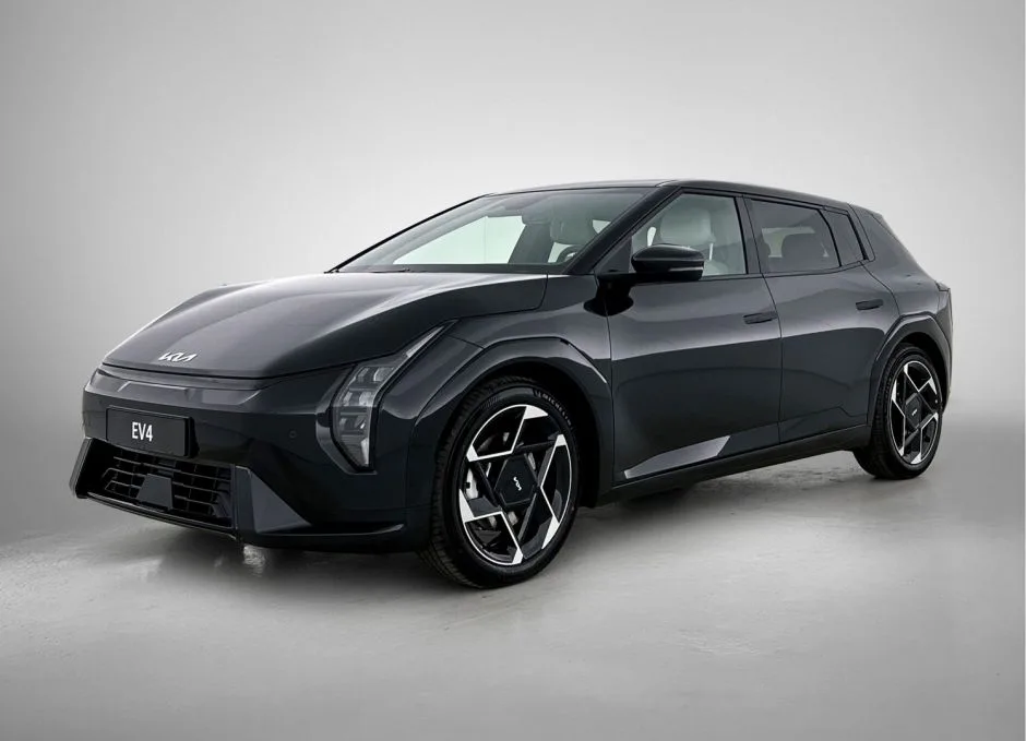 Kia EV4 (2026) — foto 1