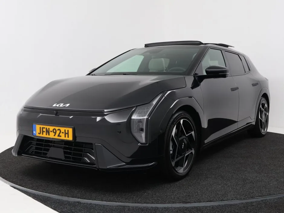 Kia EV4 (2025) — foto 1