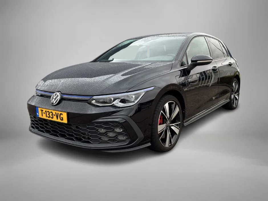 Volkswagen Golf (2021) — foto 1