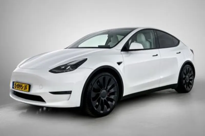 Tesla Model_Y (2023)