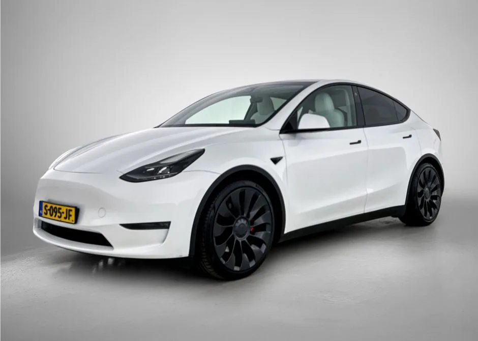 Tesla Model_Y (2023) — foto 1