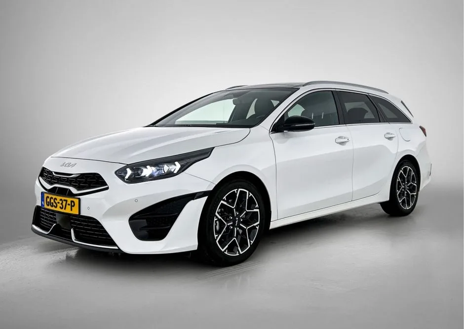 Kia Ceed_Sportswagon (2024) — foto 1