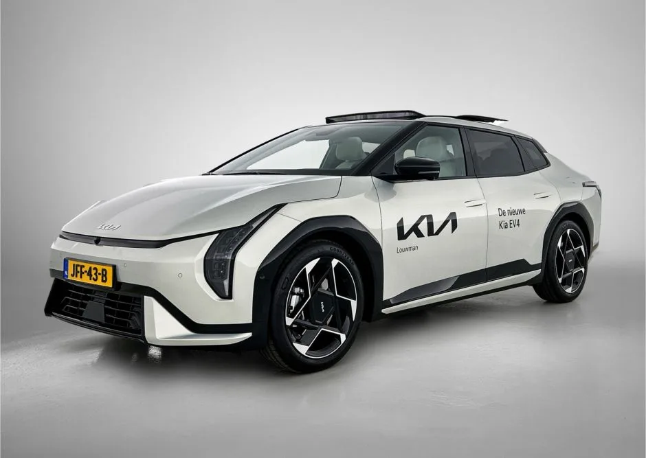 Kia EV4 (2025) — foto 1