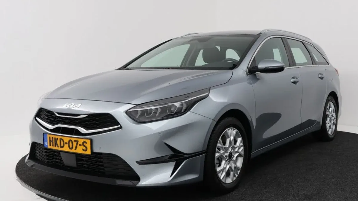 Kia Ceed_Sportswagon (2025) — foto 1